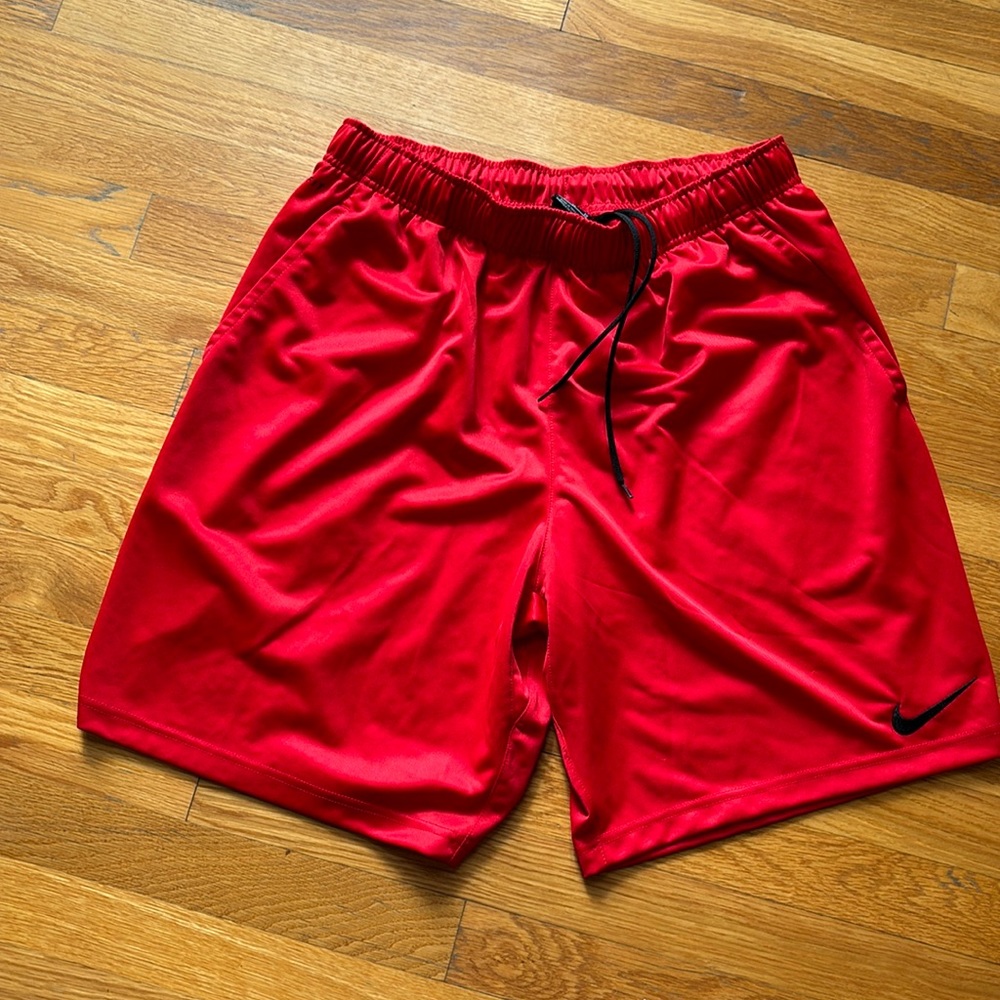 Nike athletic shorts with pockets